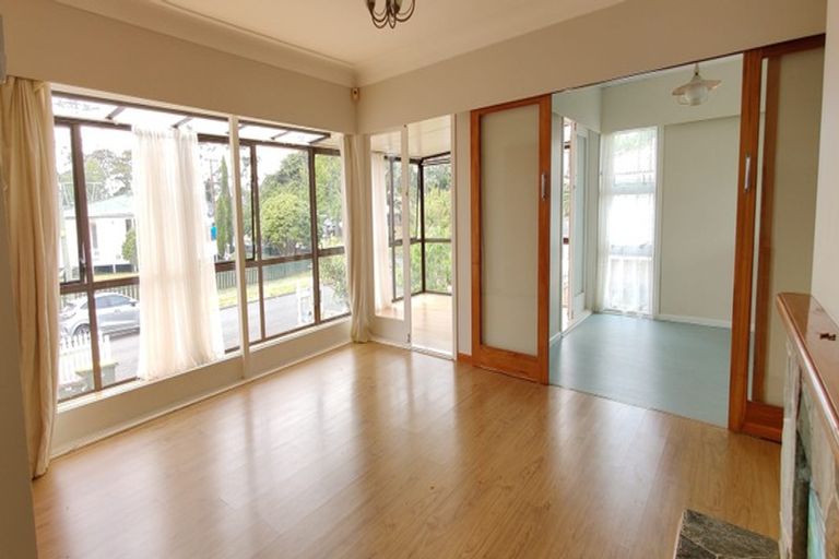 Photo of property in 46 Tiraumea Drive, Pakuranga, Auckland, 2010