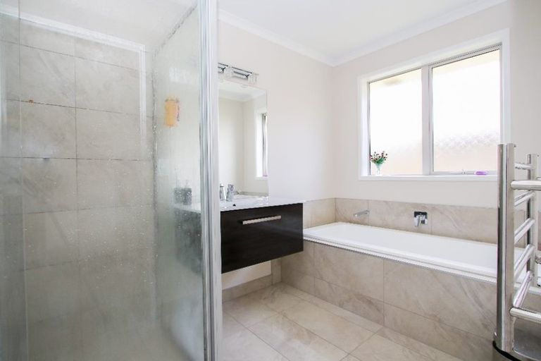 Photo of property in 14 Teatree Close, Huntington, Hamilton, 3210