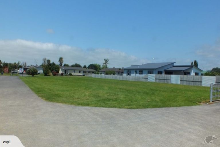 Photo of property in 13 Mylindas Road, Whakatiwai, Miranda, 2473