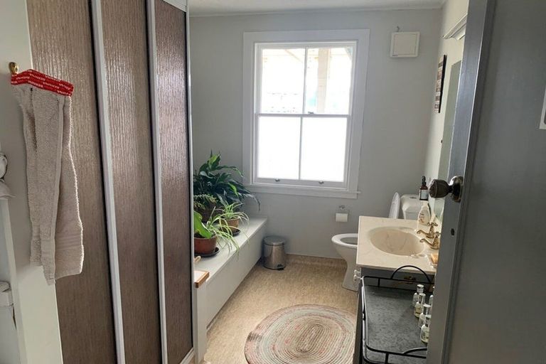 Photo of property in 410-412 Avenue Road West, Hastings, 4122