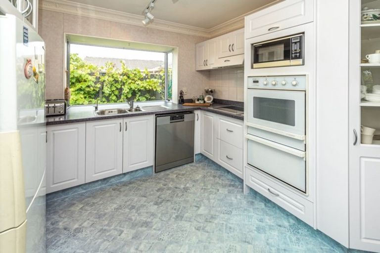 Photo of property in 28 Kakaho Drive, Tawhero, Whanganui, 4501