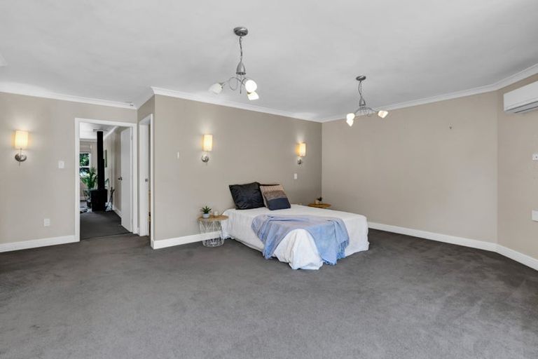Photo of property in 116 Paraite Road, Paraite, New Plymouth, 4373