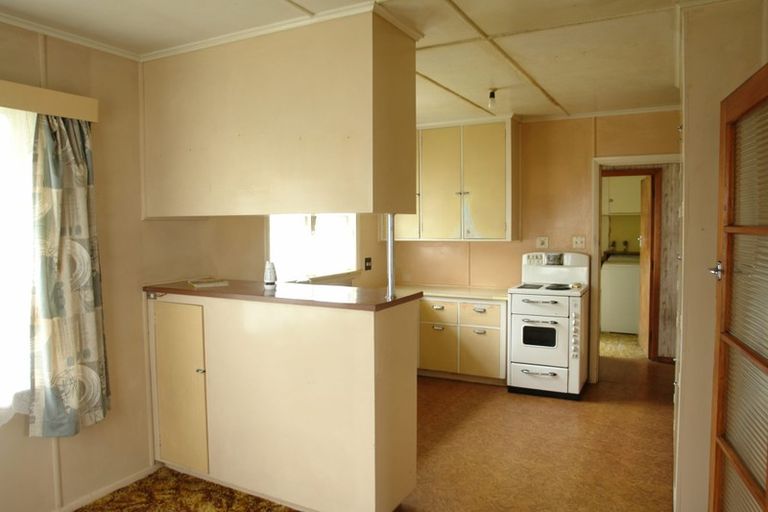 Photo of property in 28 Cambridge Street, Patea, 4520