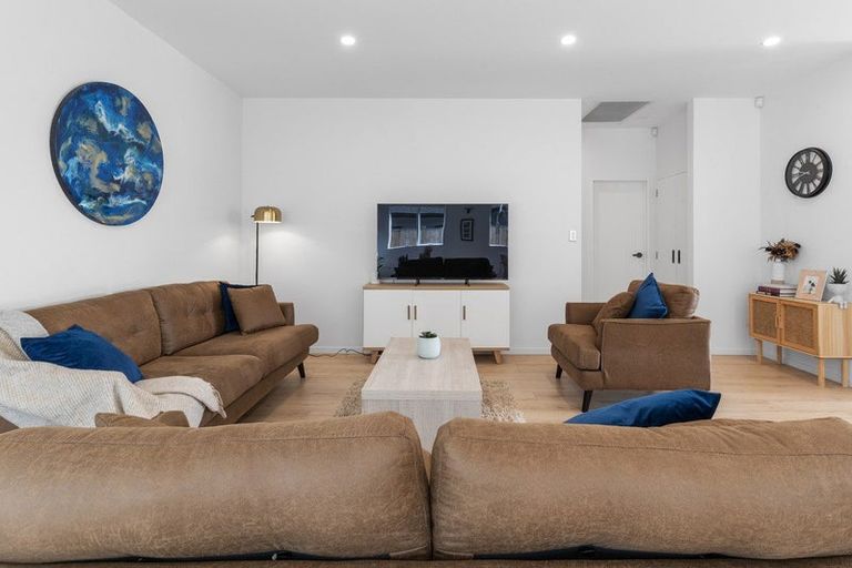 Photo of property in 28 Konoba Avenue, Kumeu, 0810