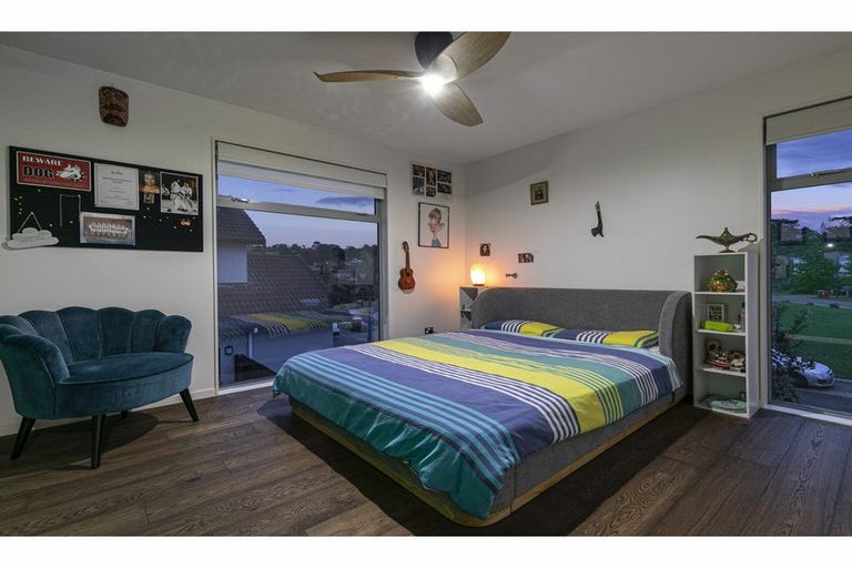 Photo of property in 11 Kelmore Place, Schnapper Rock, Auckland, 0632