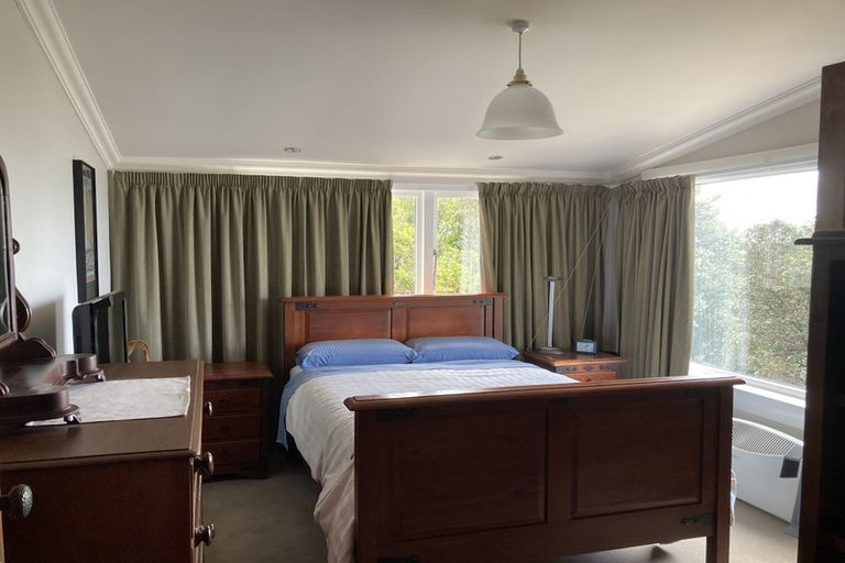 Photo of property in 28 Apuka Street, Brooklyn, Wellington, 6021