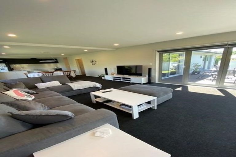 Photo of property in 2/32a Gleneagles Terrace, Ilam, Christchurch, 8053