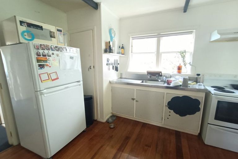 Photo of property in 50 Bedford Street, Northland, Wellington, 6012