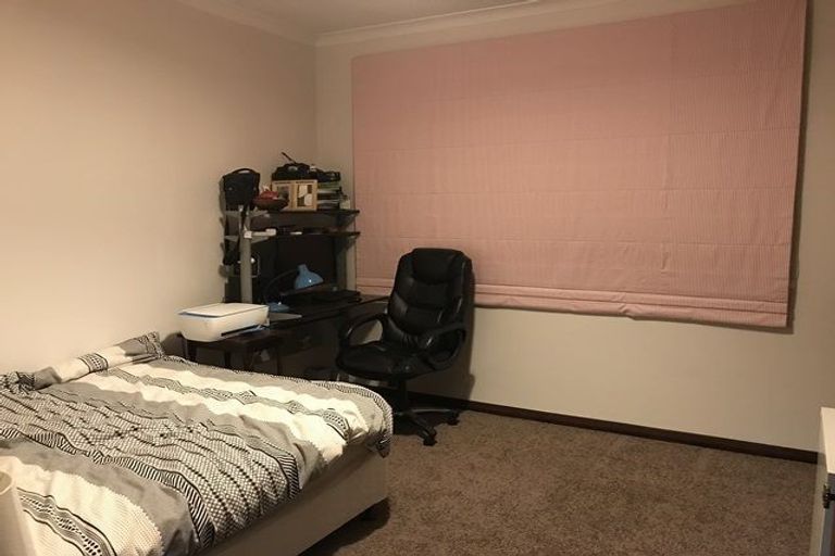 Photo of property in 21 Featherston Street, Takaro, Palmerston North, 4412