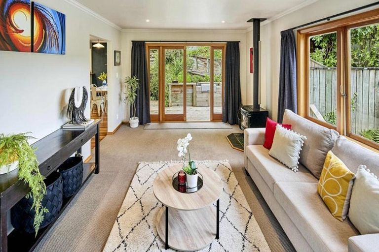 Photo of property in 24 Elmslie Road, Pinehaven, Upper Hutt, 5019