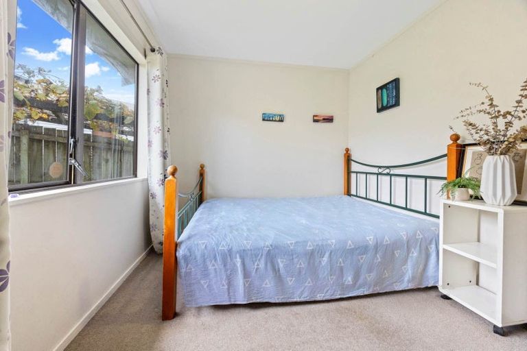 Photo of property in 48a Brains Road, Kelston, Auckland, 0602