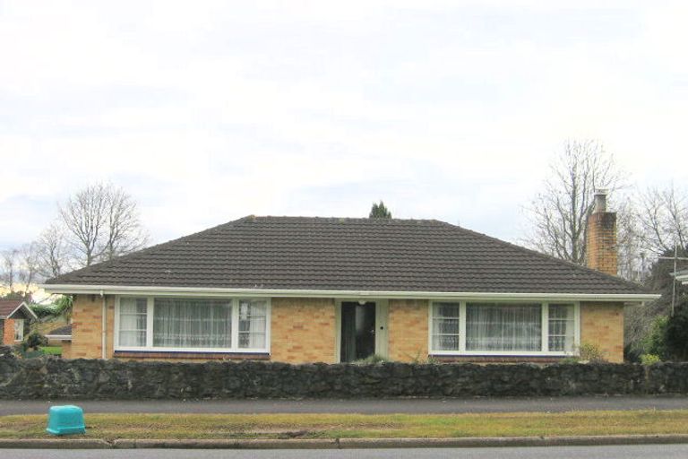 Photo of property in 12 Forest Lake Road, Forest Lake, Hamilton, 3200