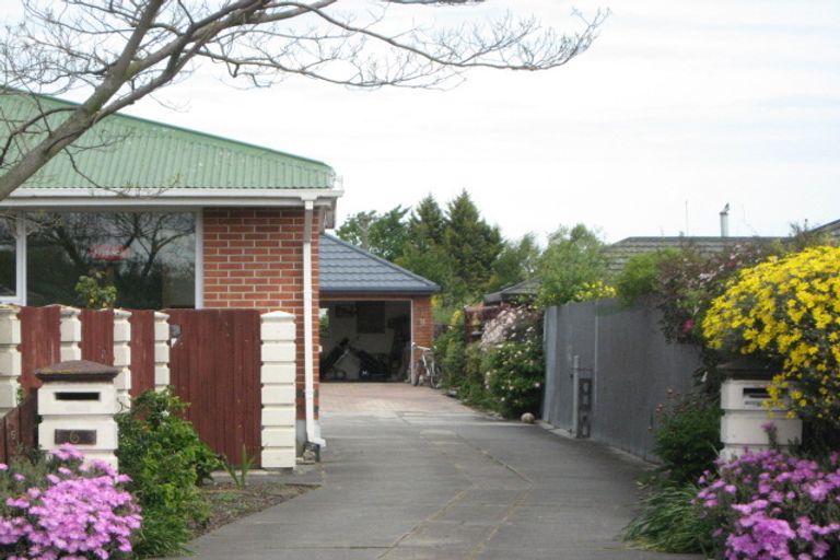 Photo of property in 6 Daniels Road, Redwood, Christchurch, 8051