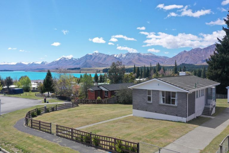 Photo of property in 32 Aorangi Crescent, Lake Tekapo, 7999