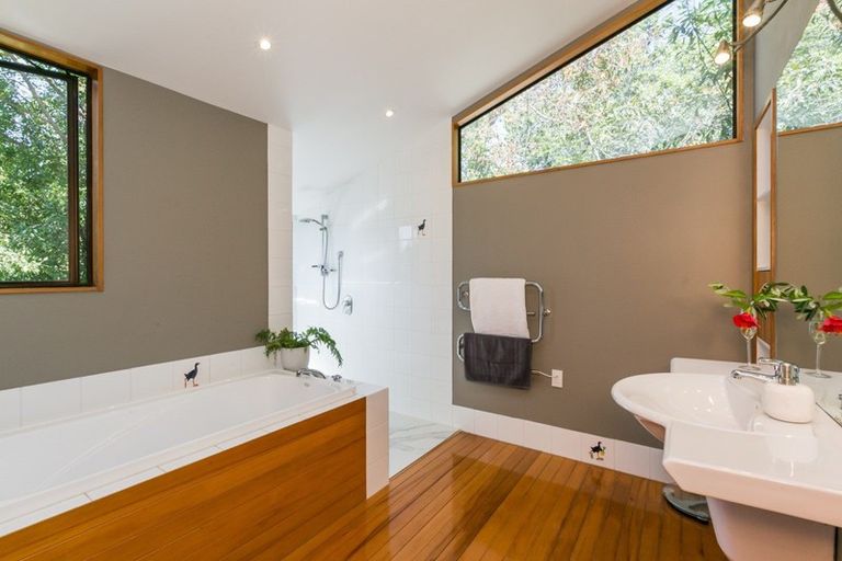 Photo of property in 2 Kopanga Road, Havelock North, 4130