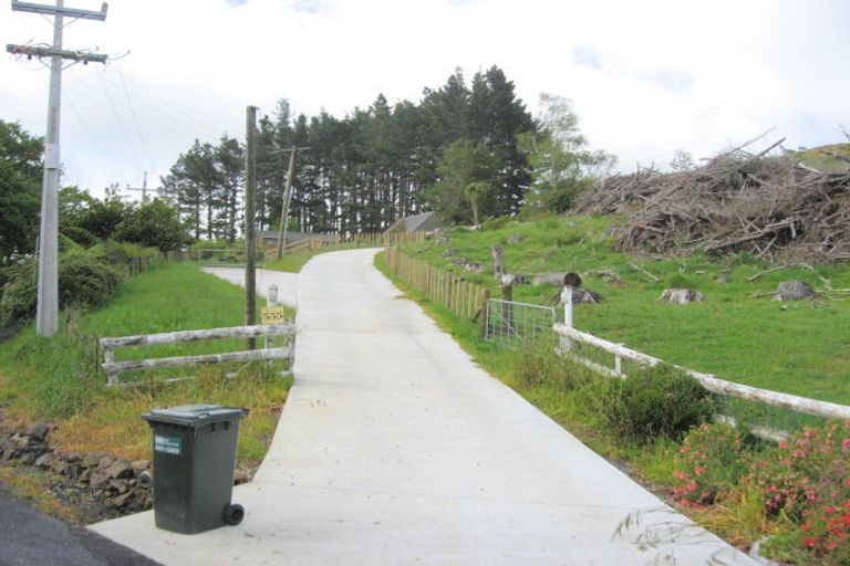 Photo of property in 555 Ponga Road, Opaheke, Papakura, 2584