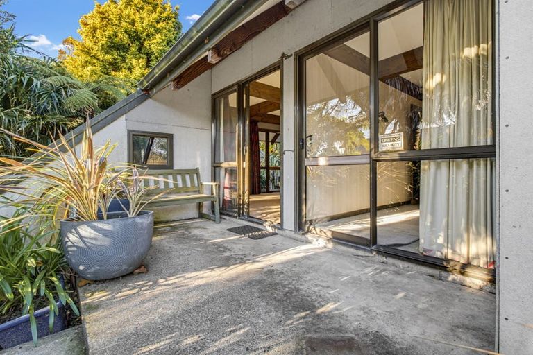 Photo of property in 17 Aquarius Drive, Kawaha Point, Rotorua, 3010