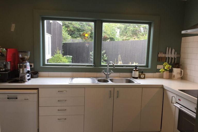 Photo of property in 43 Delhi Crescent, Khandallah, Wellington, 6035