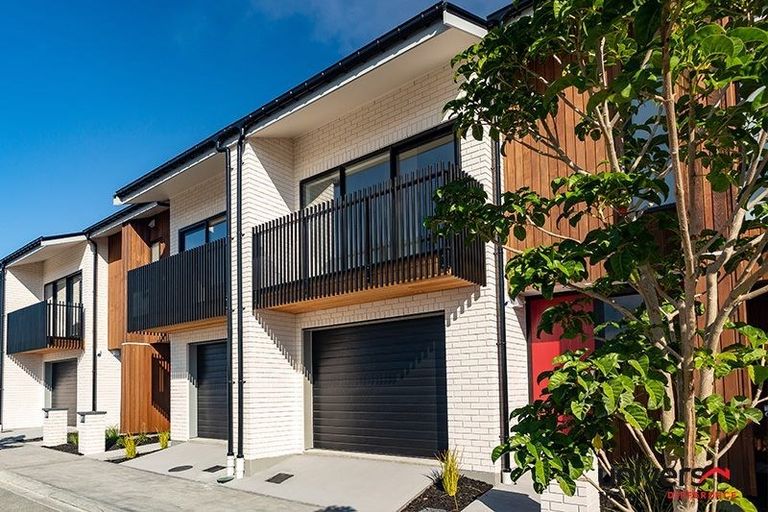 Photo of property in 8 Te Aho Matua Road, Hobsonville, Auckland, 0616