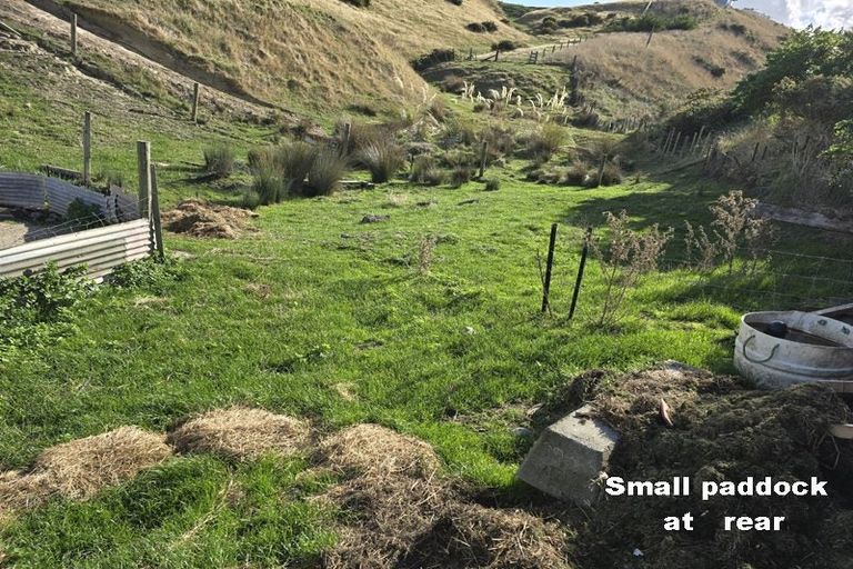 Photo of property in 12 Whangaimoana Beach Road, Whangaimoana, Featherston, 5772