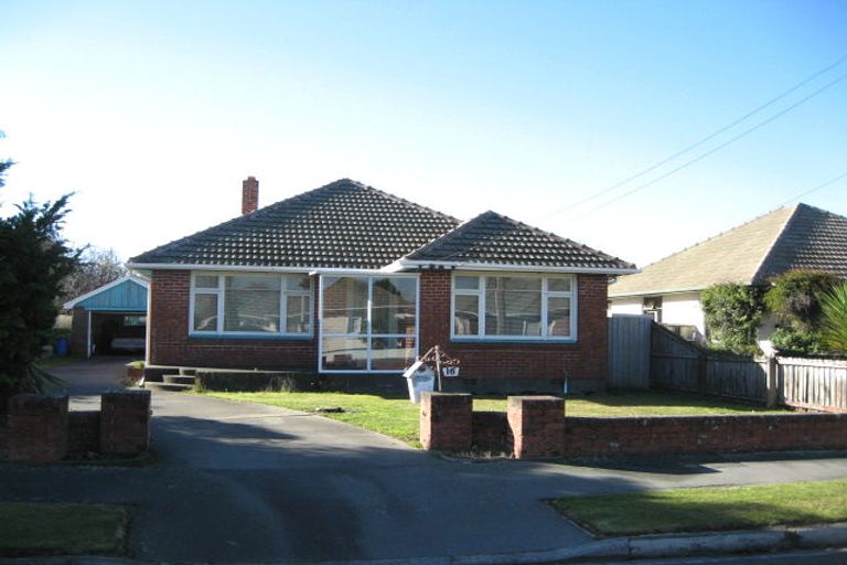 Photo of property in 16 Kinnaird Place, Hillmorton, Christchurch, 8025