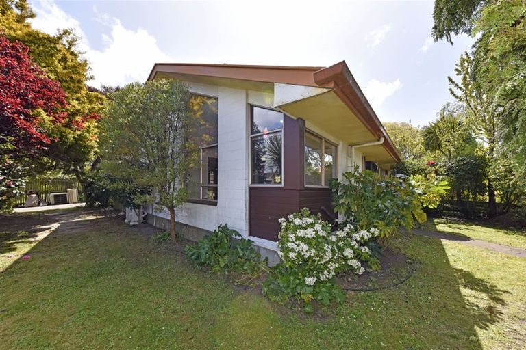 Photo of property in 1/25 Avonhead Road, Avonhead, Christchurch, 8042