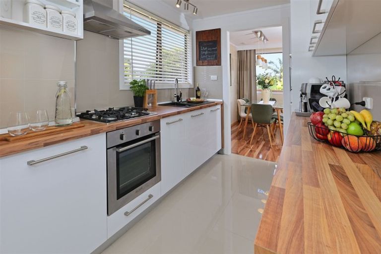 Photo of property in 1/56 Woodglen Road, Glen Eden, Auckland, 0602