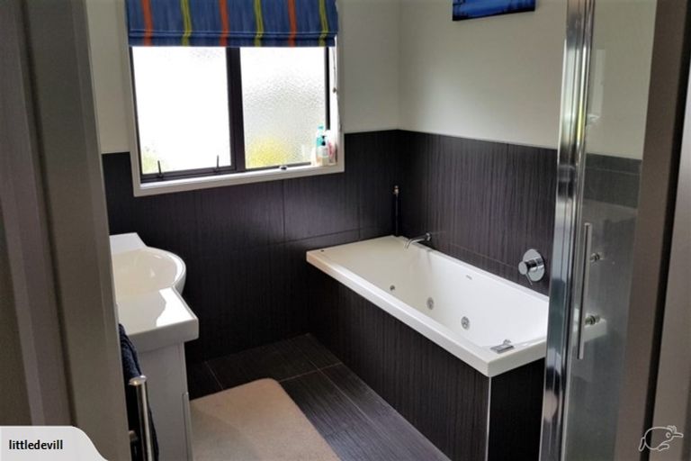 Photo of property in 75 Waterside Drive, Pyes Pa, Tauranga, 3112