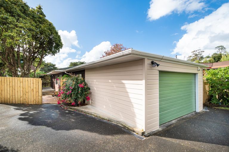 Photo of property in 1/7 Juneau Place, Glendene, Auckland, 0602