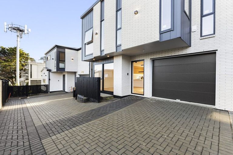 Photo of property in 125 Ridge Road, Howick, Auckland, 2014