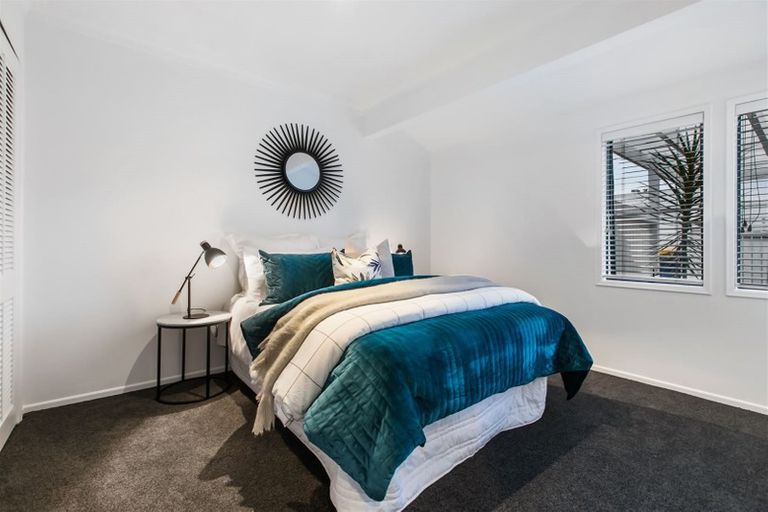 Photo of property in 1a Frieston Road, Milford, Auckland, 0620