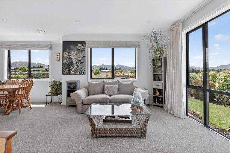 Photo of property in 11 Tahi Street, Albert Town, Wanaka, 9305