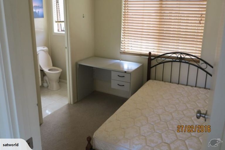 Photo of property in 5 Casuarina Road, Half Moon Bay, Auckland, 2012