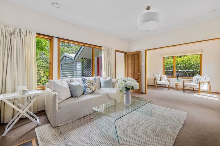 Photo of property in 31 Taupata Street, Redcliffs, Christchurch, 8081