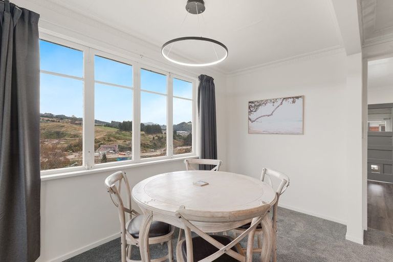 Photo of property in 30 Scotland Terrace, Green Island, Dunedin, 9018