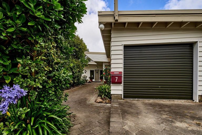 Photo of property in 7 Spencer Street, Crofton Downs, Wellington, 6035