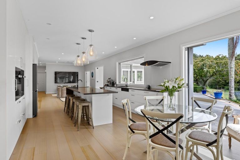 Photo of property in 45 Hardens Lane, Paremoremo, Auckland, 0632