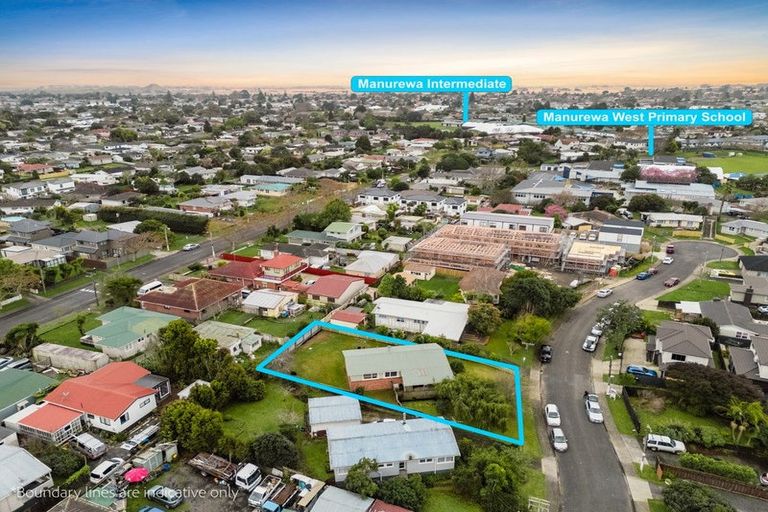 Photo of property in 4 Clendon Place, Manurewa, Auckland, 2102