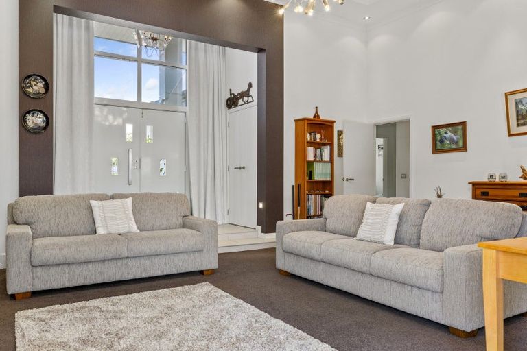 Photo of property in 25 Magnolia Rise, Waipahihi, Taupo, 3330