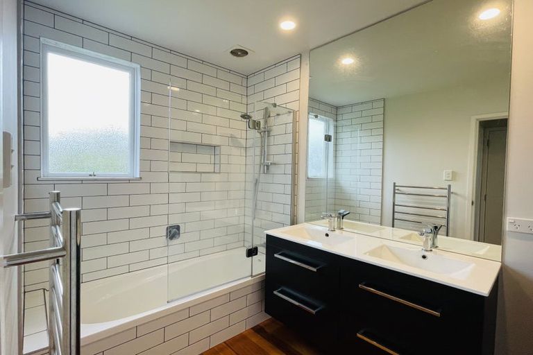 Photo of property in 22 Juniper Road, Sunnynook, Auckland, 0620