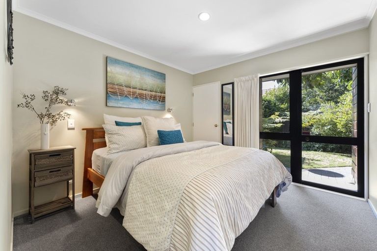 Photo of property in 16 Fraser Court, Roslyn, Palmerston North, 4414