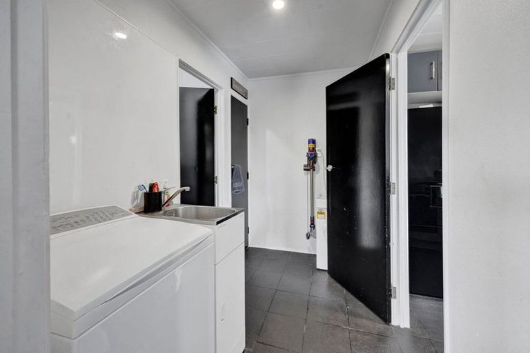 Photo of property in 52 Murray Avenue, Hawera, 4610