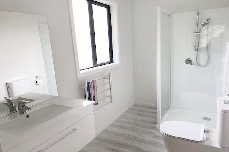 Photo of property in 1 Bank Street, Amberley, 7410