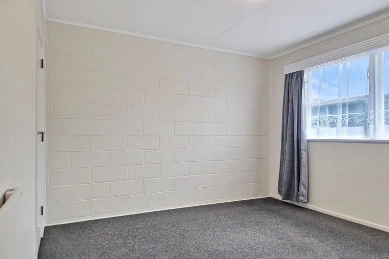 Photo of property in Shakespeare Flats, 8/48 Merton Street, Trentham, Upper Hutt, 5018