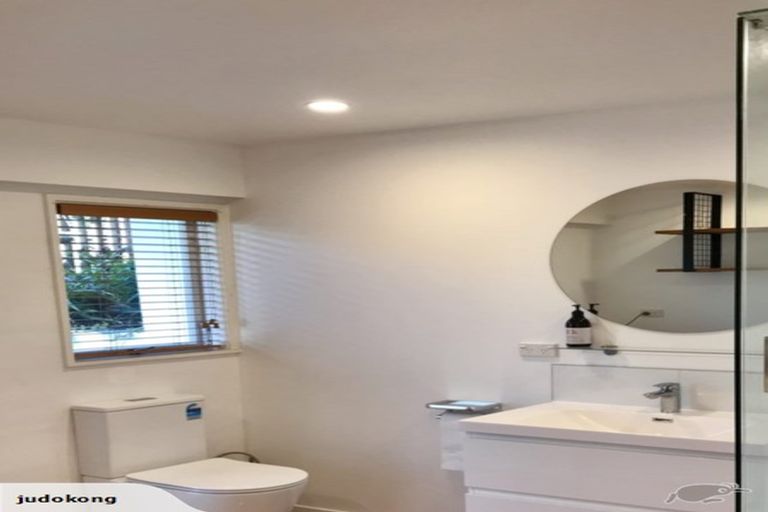 Photo of property in 5 Madison Place, Forrest Hill, Auckland, 0620