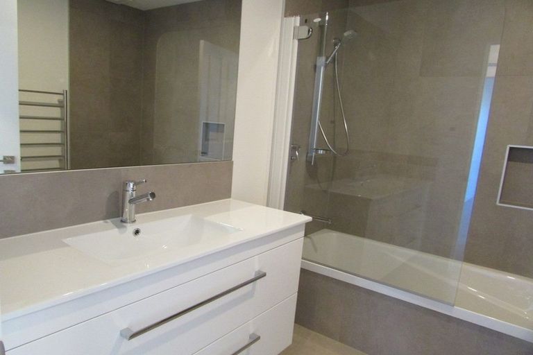 Photo of property in 4e Harmans Road, Lyttelton, 8082