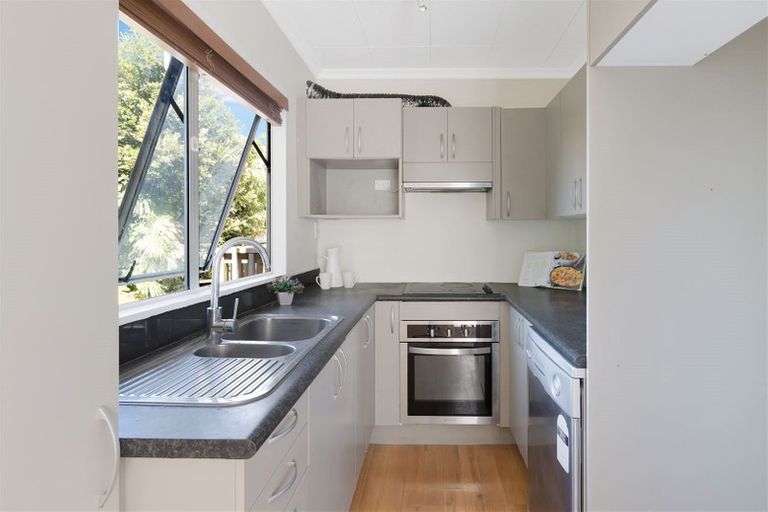 Photo of property in 72a Astley Avenue, New Lynn, Auckland, 0600