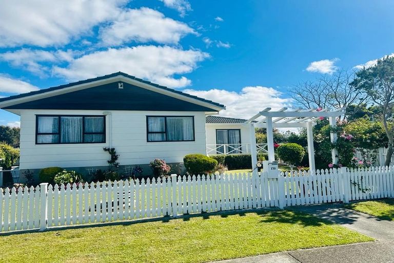 Photo of property in 170 Carnoustie Drive, Wattle Downs, Auckland, 2103