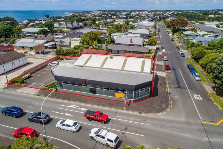 Photo of property in 37 Hobson Street, New Plymouth, 4312