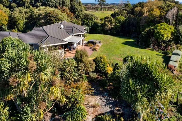 Photo of property in 1343 Devon Road, Brixton, Waitara, 4382